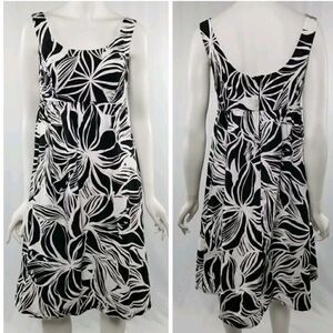 Liz Lange Maternity Size Small Black White Floral